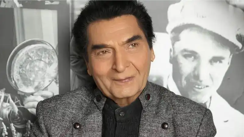 Veteran actor Govardhan Asrani in his iconic Sholay jailer role